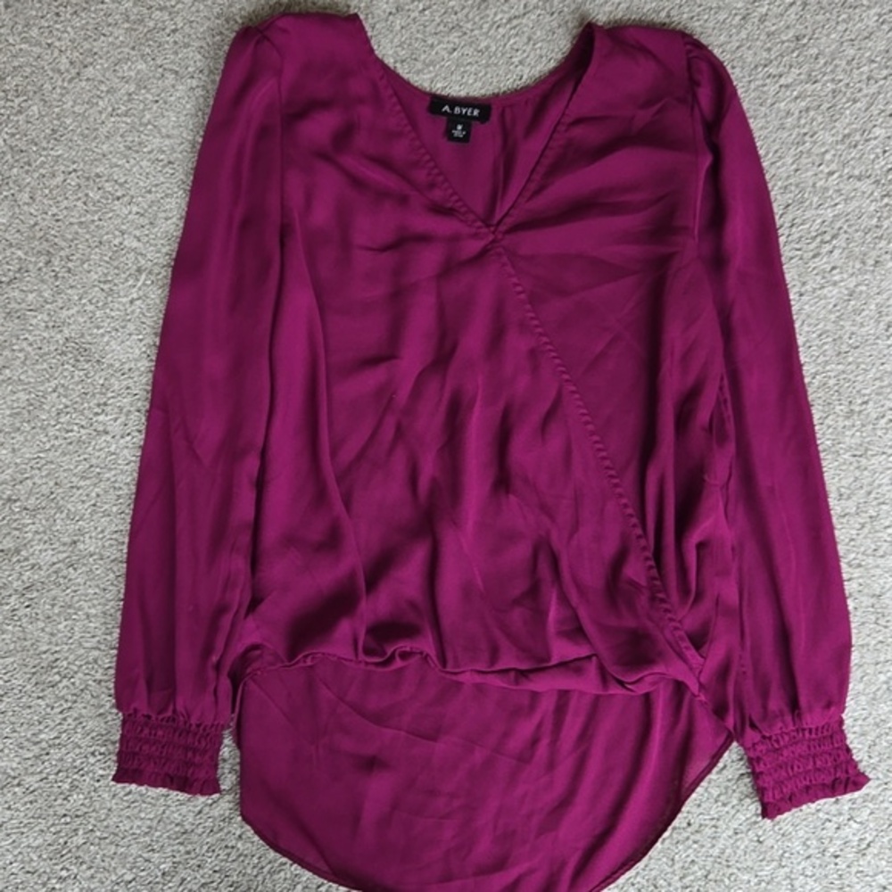 A. Byer Women's Juniors size M Purple Fuschia Blouse V Neck Wrap High Low‎